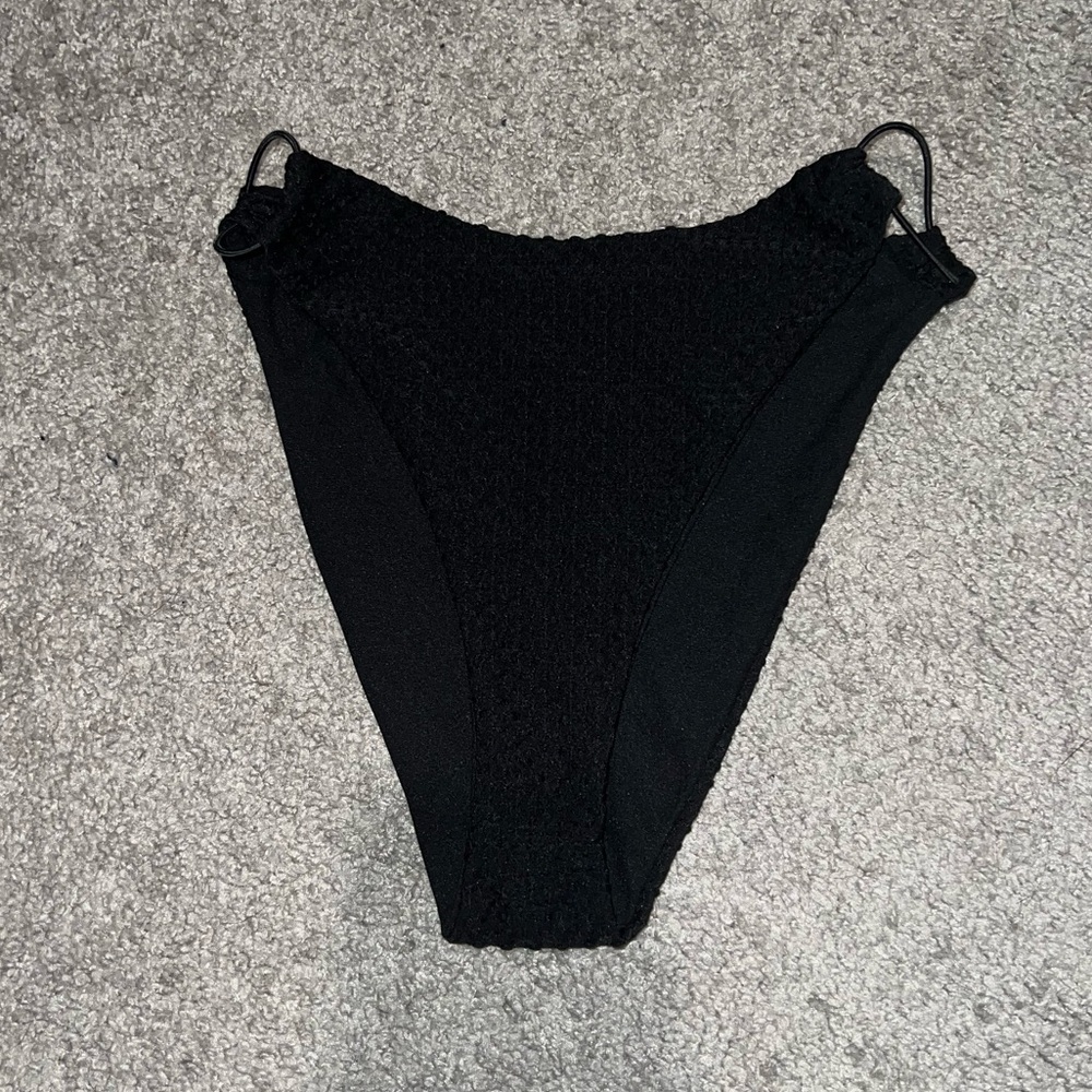 Bikini - Picture 4 of 5